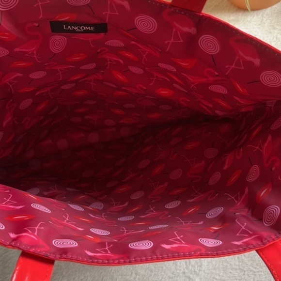 Lancôme Pink/Red Reversible Tote Bag featuring Flamingo Lining Print Inside - Picture 5 of 8